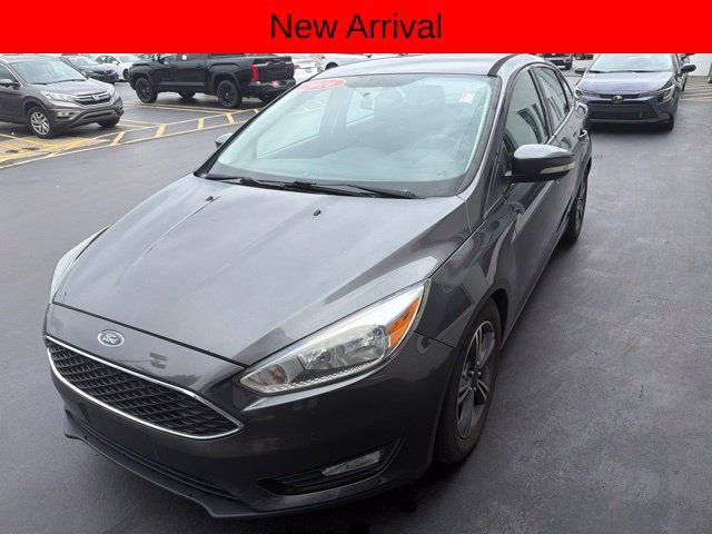 Used 2016 Ford Focus SE FWD image 1