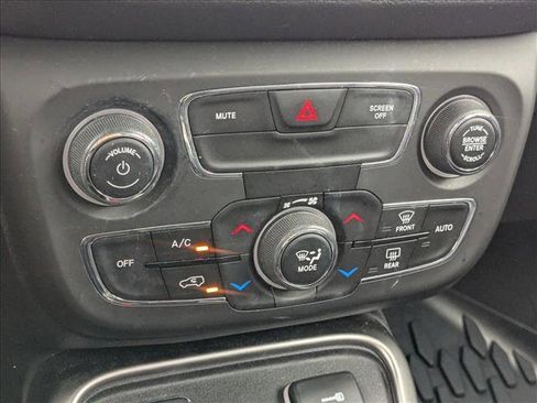 Used 2020 Jeep Compass Latitude w/ Premium Lighting Group image 10