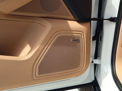 New 2026 Porsche Macan AWD/4WD image 14