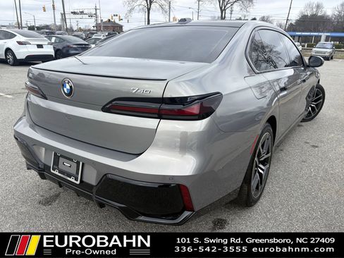 Used 2023 BMW 740i RWD image 5