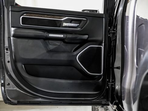 Used 2020 RAM 1500 Laramie AWD/4WD image 35