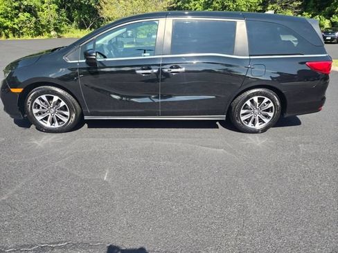 Used 2024 Honda Odyssey EX-L image 2