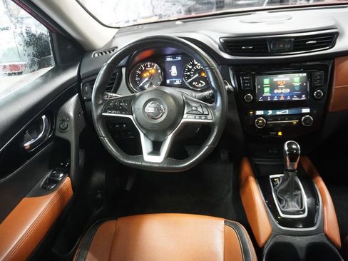 Used 2018 Nissan Rogue SL image 10