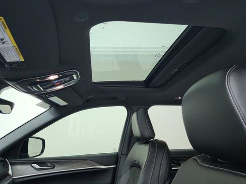 New 2026 Jeep Grand Cherokee Laredo image 31