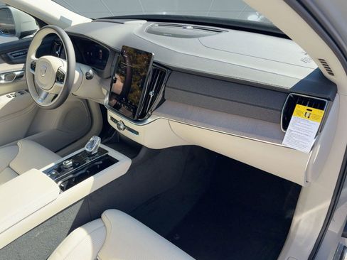 New 2026 Volvo XC90 B6 Ultra image 31