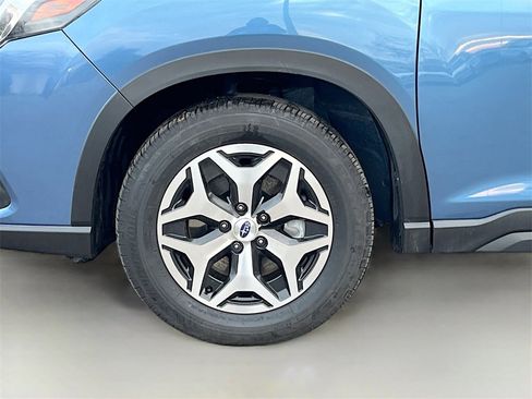Used 2024 Subaru Forester Premium image 29