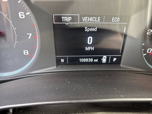 Used 2020 Chevrolet Malibu LT FWD image 16