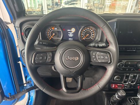 Used 2024 Jeep Wrangler Unlimited Rubicon AWD/4WD image 17