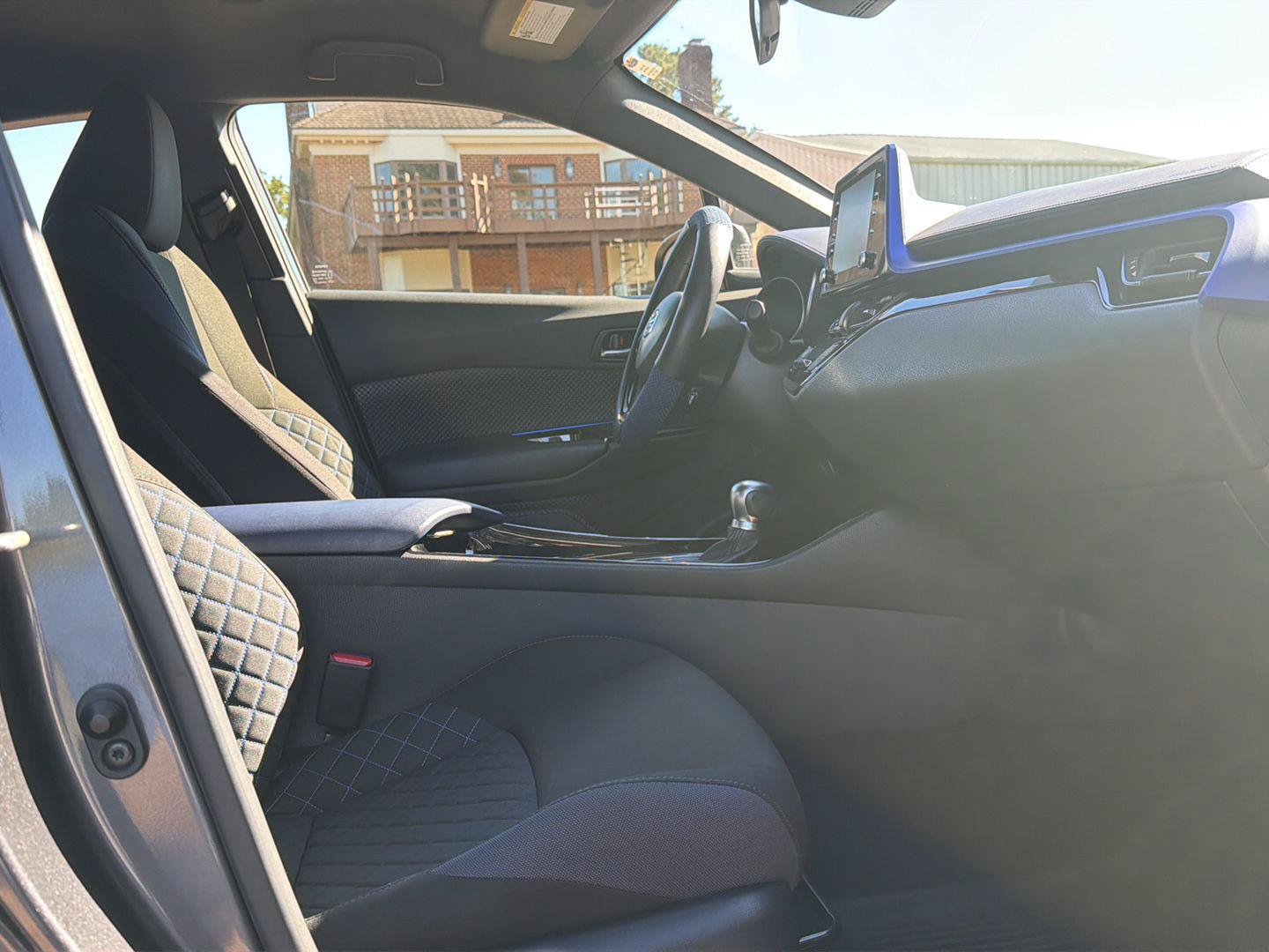 Used 2020 Toyota C-HR XLE FWD image 16