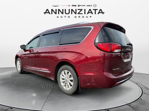 Certified 2019 Chrysler Pacifica Touring-L image 3