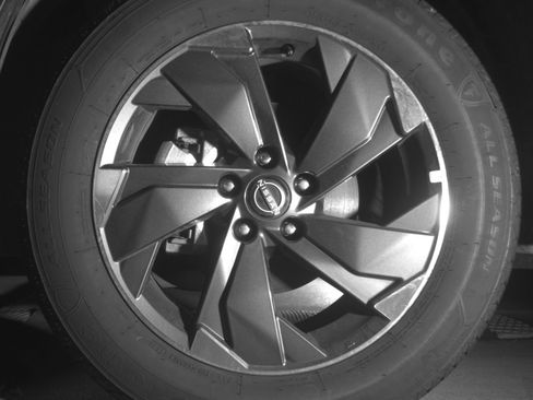 Used 2025 Nissan Rogue SV FWD image 12