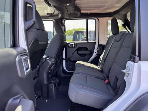 New 2026 Jeep Wrangler Unlimited Rubicon AWD/4WD image 7