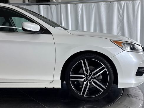 Used 2017 Honda Accord Sport image 32