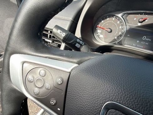 Used 2024 GMC Terrain SLT image 30