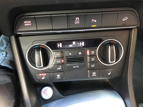 Used 2018 Audi Q3 2.0T Premium Plus w/ Premium Plus Package image 28