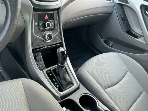Used 2016 Hyundai Elantra SE FWD image 12
