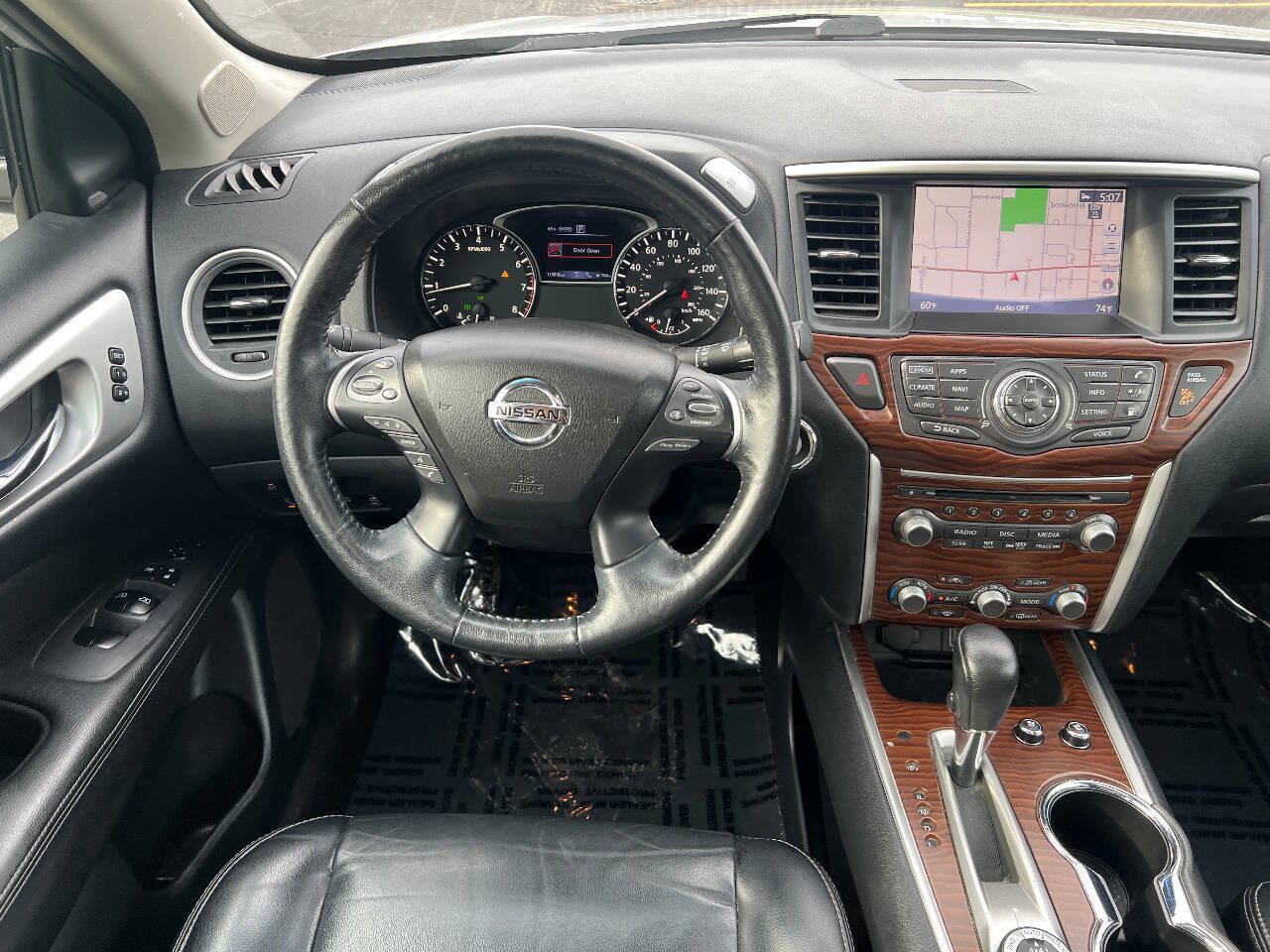 Used 2018 Nissan Pathfinder Platinum AWD/4WD image 36