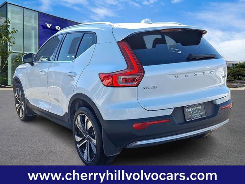Certified 2023 Volvo XC40 B5 Ultimate w/ Protection Package Premier image 5