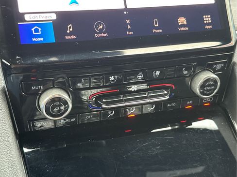 Used 2023 Jeep Grand Cherokee L Overland image 36