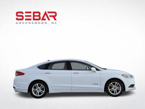 Used 2018 Ford Fusion SE w/ Equipment Group 602A FWD image 5
