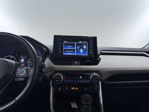 Used 2019 Toyota RAV4 XLE image 14