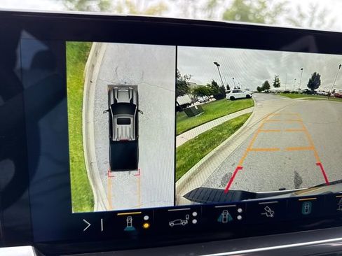 Used 2025 Chevrolet Silverado 2500 LTZ w/ LTZ Plus Package image 58