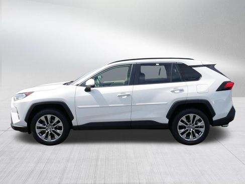 Certified 2020 Toyota RAV4 Limited w/ Limited Grade Weather Package AWD/4WD image 4