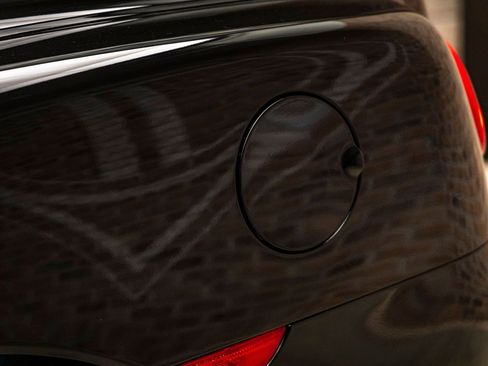 Used 2005 Chevrolet SSR w/ Preferred Equipment Group image 28