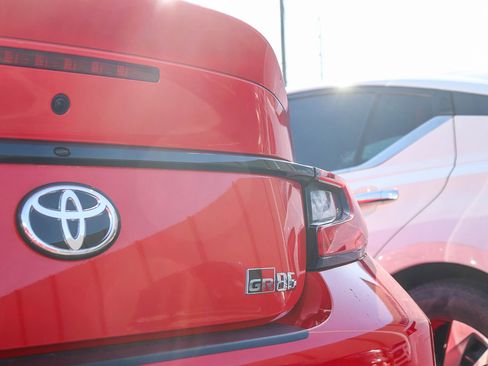 Used 2023 Toyota GR86 Premium image 12