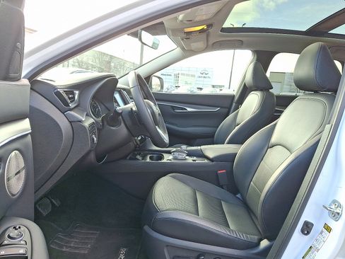 Certified 2023 INFINITI QX50 Luxe image 13