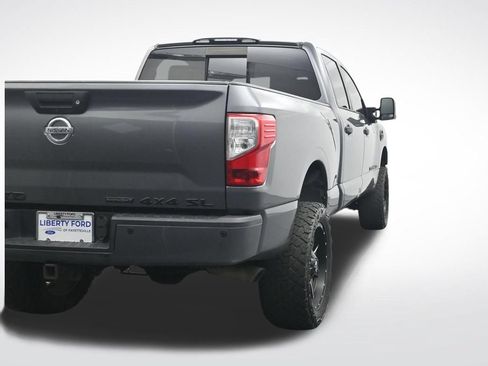 Used 2018 Nissan Titan SL w/ Midnight Edition AWD/4WD image 7