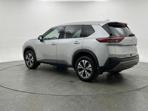 Used 2025 Nissan Rogue SV AWD/4WD image 6