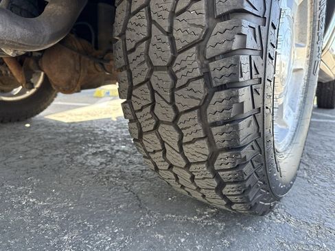 Used 2005 GMC Sierra 1500 SLT w/ Light Duty Power Package image 10