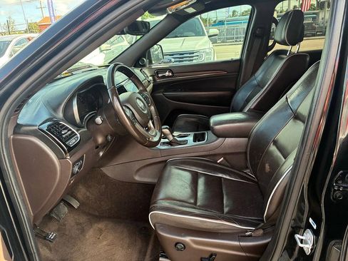 Used 2019 Jeep Grand Cherokee Overland RWD image 7