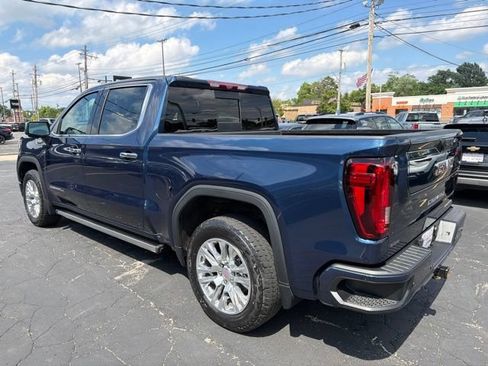 Certified 2023 GMC Sierra 1500 Denali w/ Technology Package AWD/4WD image 4