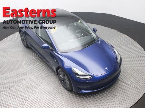 Used 2023 Tesla Model 3 Standard Range image 3