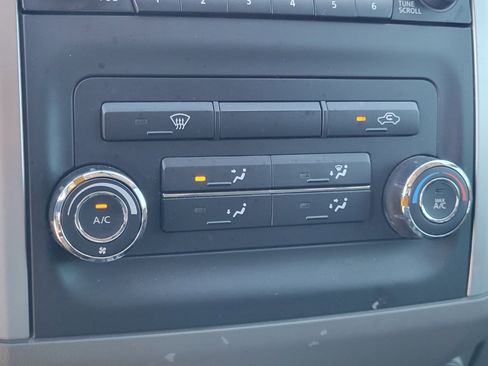 Used 2018 Nissan Frontier SV image 22