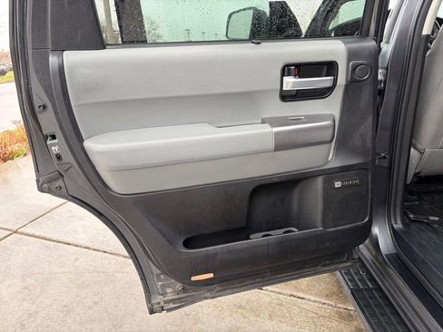 Used 2019 Toyota Sequoia Limited w/ Safety & Convenience Package AWD/4WD image 17