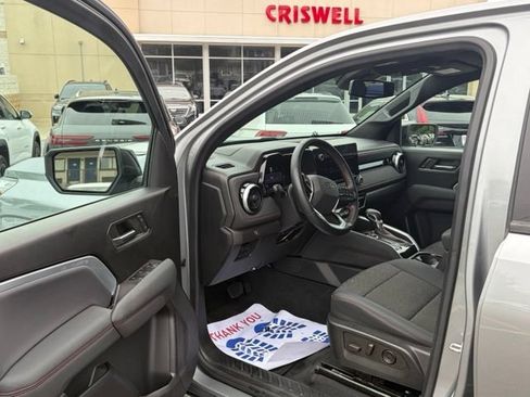 Used 2023 Chevrolet Colorado Z71 w/ Z71 Convenience Package 2 AWD/4WD image 14