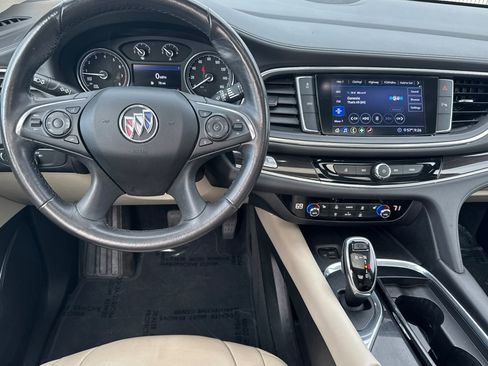 Used 2020 Buick Enclave Essence image 11