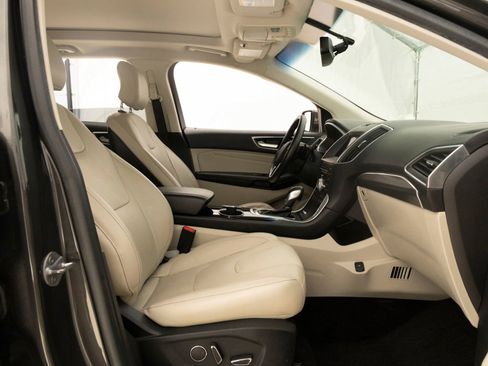 Used 2017 Ford Edge Titanium w/ Equipment Group 301A AWD/4WD image 28