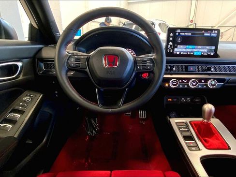 Used 2025 Honda Civic Type R image 5