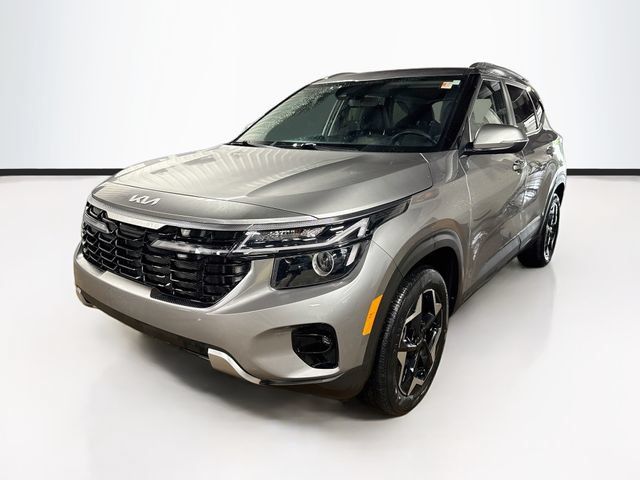 Used 2025 Kia Seltos S AWD/4WD image 3
