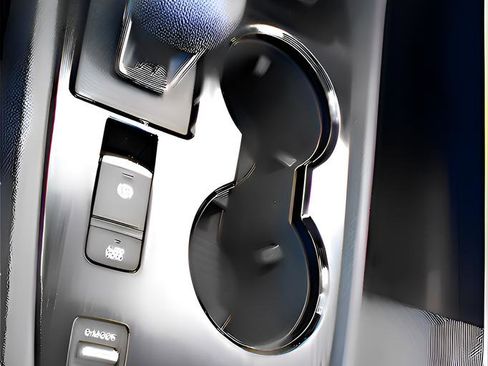 Used 2025 Nissan Rogue SV image 27