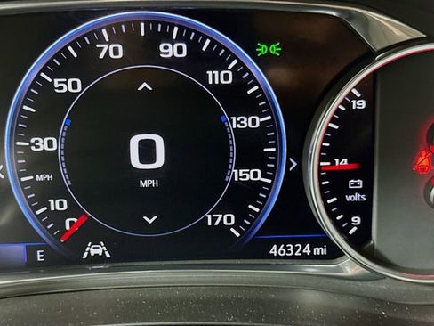 Used 2023 Chevrolet Traverse Premier image 12