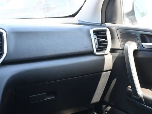 Used 2022 Kia Sportage LX FWD image 8