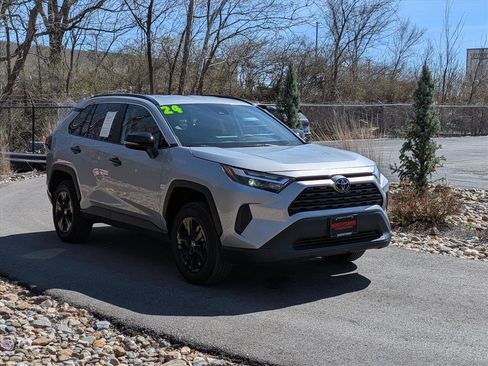 Used 2024 Toyota RAV4 XLE image 8