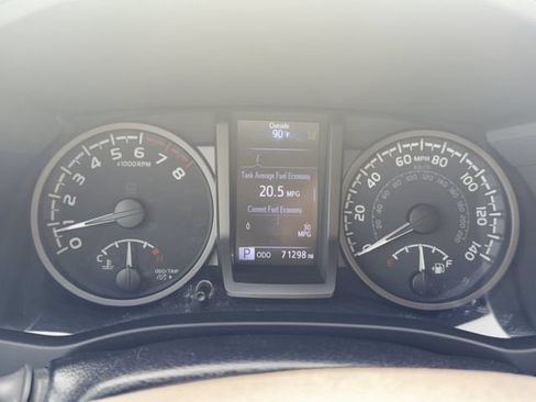 Used 2022 Toyota Tacoma TRD Sport w/ Technology Package RWD image 20