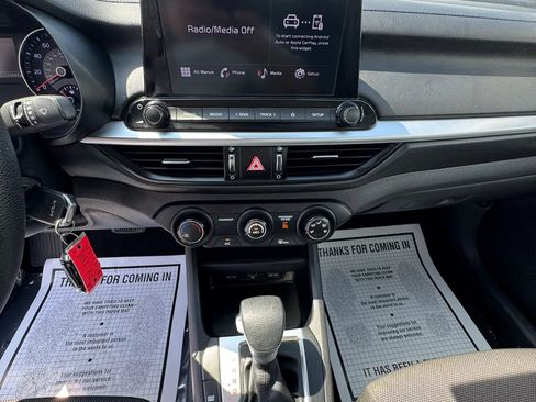Used 2022 Kia Forte LXS w/ LXS Technology Package FWD image 20