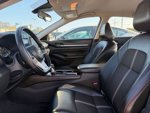 Used 2025 Nissan Altima 2.5 SR image 25